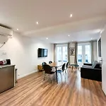 Urbanflat 201 - Beautiful 2 Bedroom Flat In The Center Of Paris