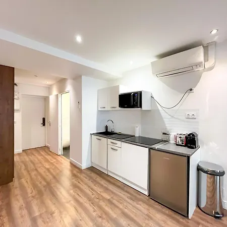 Urbanflat 201 - Beautiful 2 Bedroom Flat In The Center Of * Paris