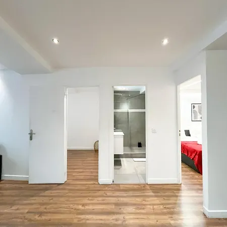 Urbanflat 201 - Beautiful 2 Bedroom Flat In The Center Of *